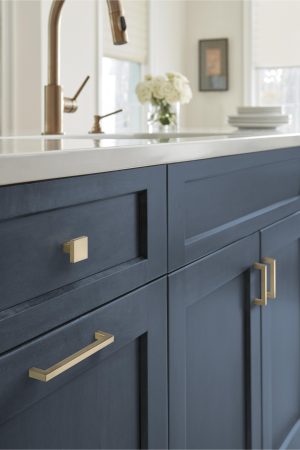 What Color Hardware for Navy Kitchen Cabinets?