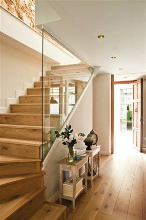 Transform Your Staircase Landing with These 17 Ideas